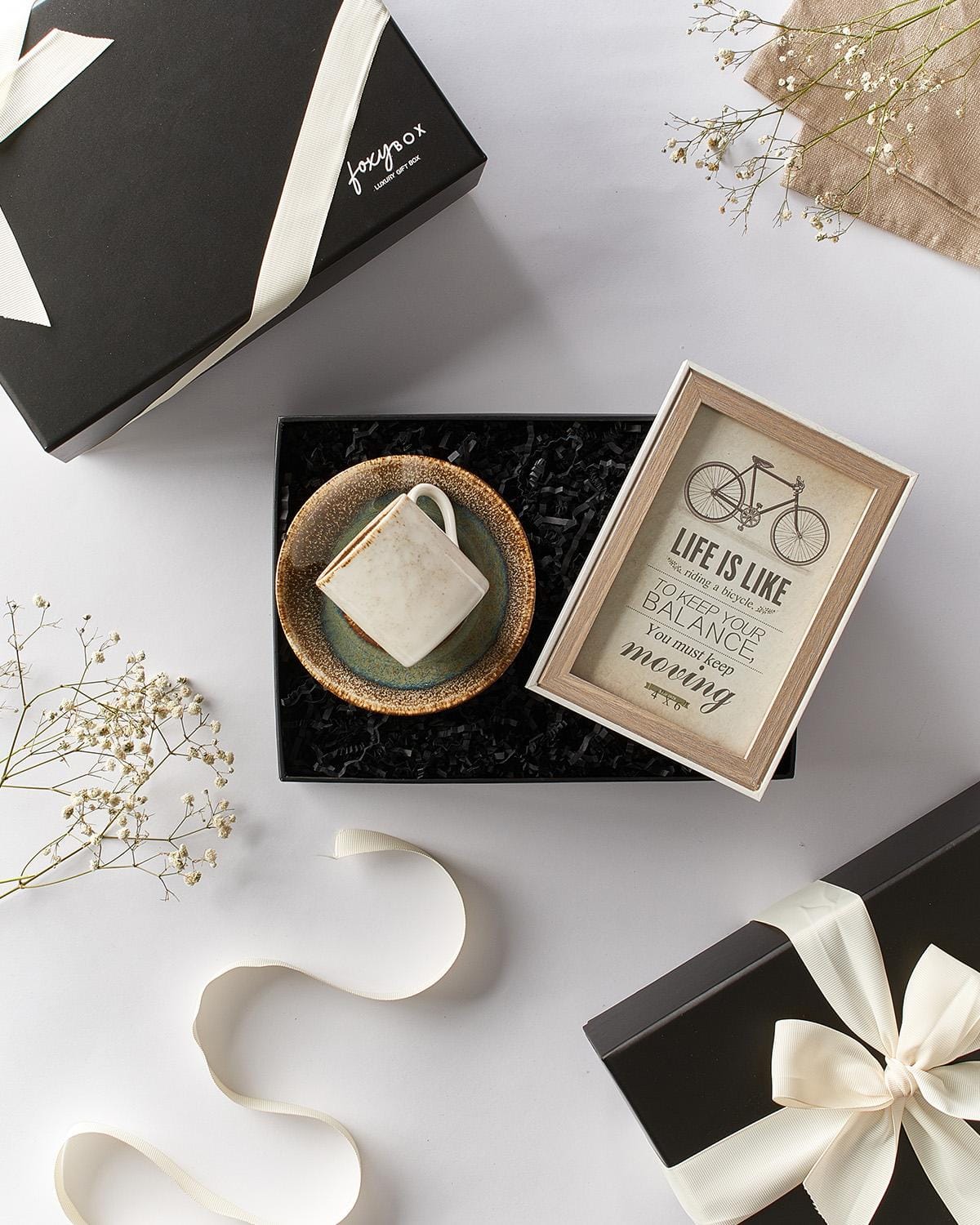 Corporate Gifting Box 3 بوكس WanderSip – مجموعة كوب وكوستر مع إطار تحفيزي - الصورة 1