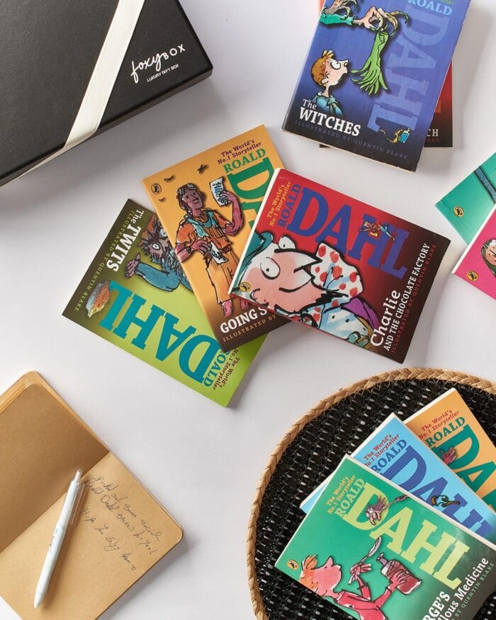 ⁦"صندوق بهجة عيد ميلاد المراهقين – مجموعة كرتونية فاخرة"⁩ - الصورة ⁦2⁩